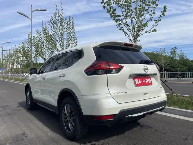 Nissan Qijun Honor 2.0L two-wheel drive genuine version