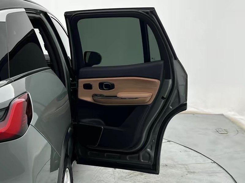 NIO NIO ES8 2020