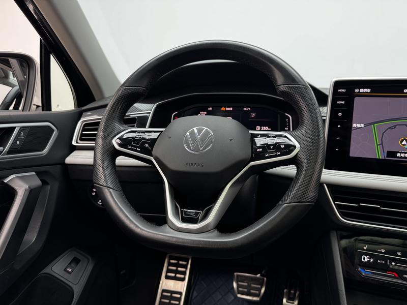 Volkswagen Tiguan L 2023