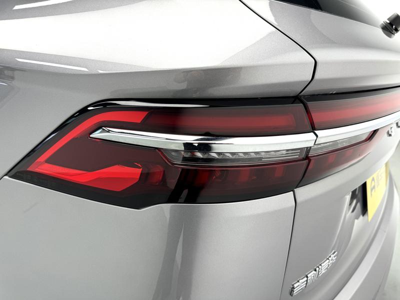 Geely Emgrand L 2025
