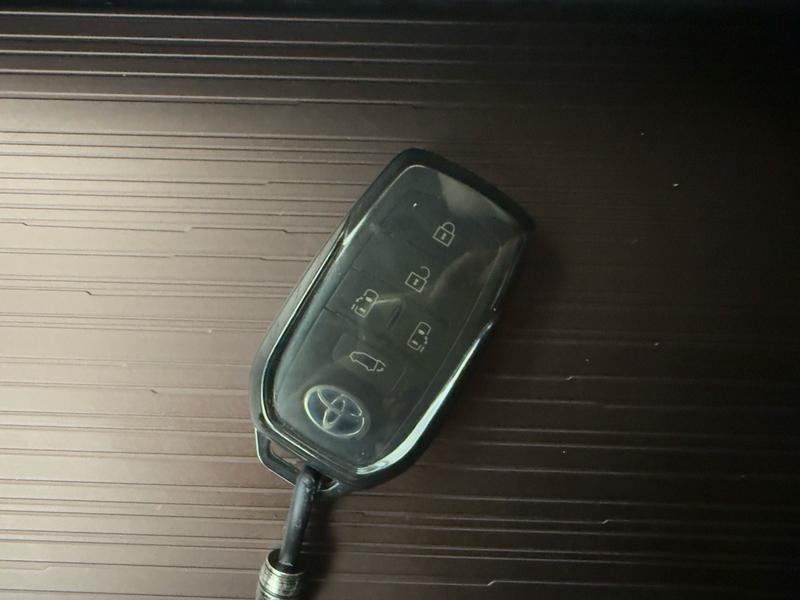 Toyota Gravia 2023