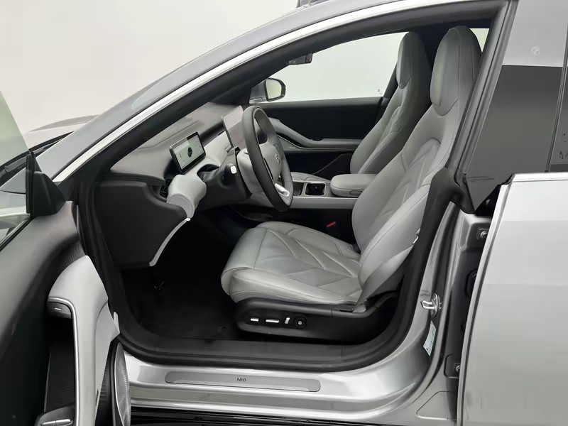 NIO NIO ET5 2025