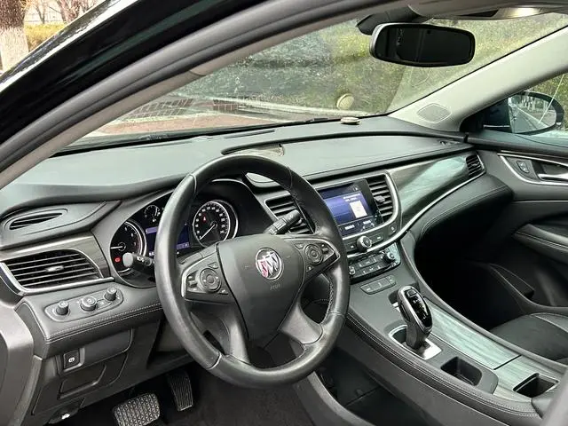 Buick Lacrosse 652T luxury