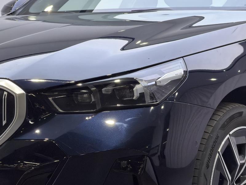 BMW BMW i5 2025