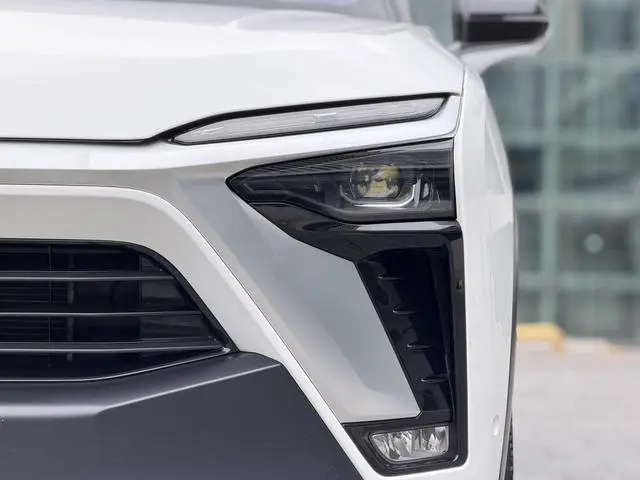 NIO NIO ES8 580KM base version six seats