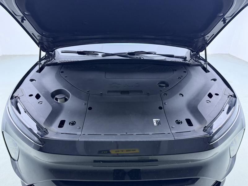 NIO NIO ES8 2023