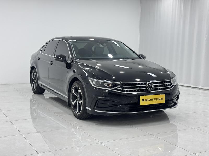 Volkswagen Magotan 2025