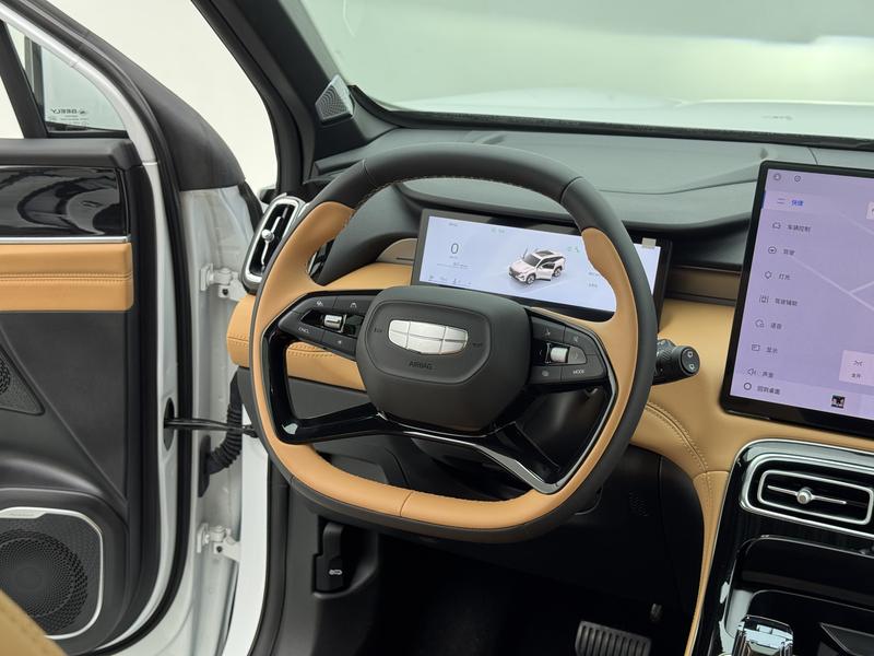 Geely Boyue L 2025