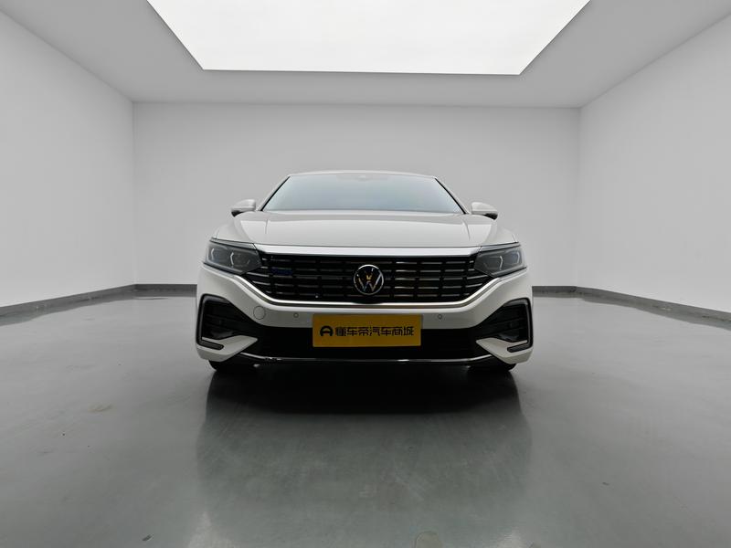 Volkswagen Passat PHEV 2022