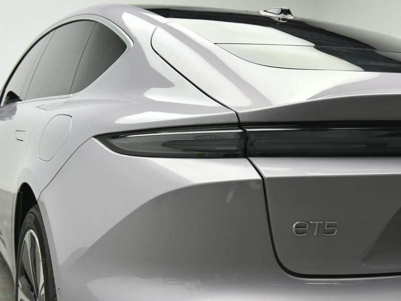 NIO NIO ET5 2025