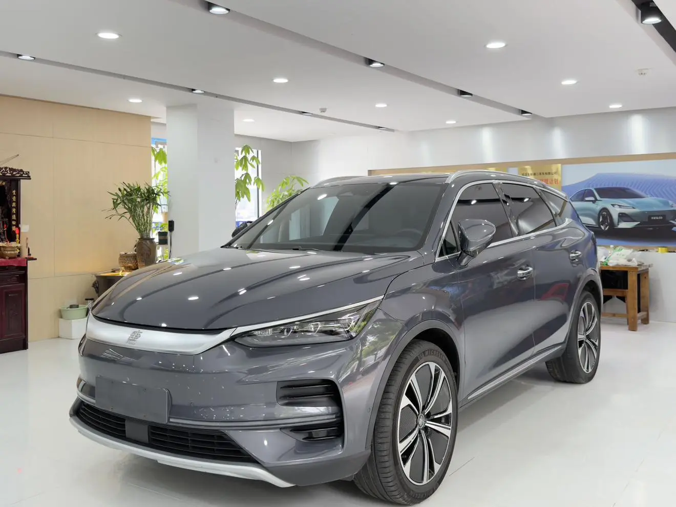 BYD Tang Yi 635KM four-wheel drive flagship type