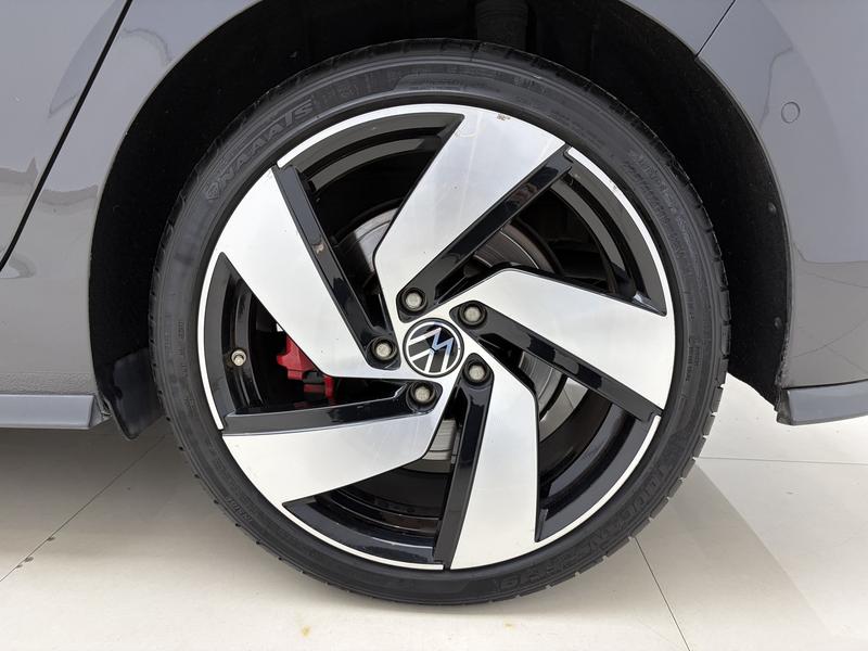 Volkswagen Golf GTI 2021