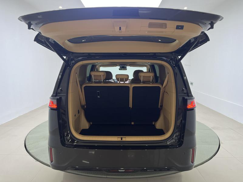Voyah Lantu Dreamer PHEV 2025