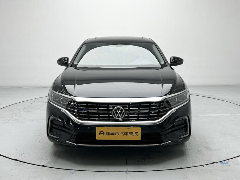 Volkswagen Passat PHEV 2022