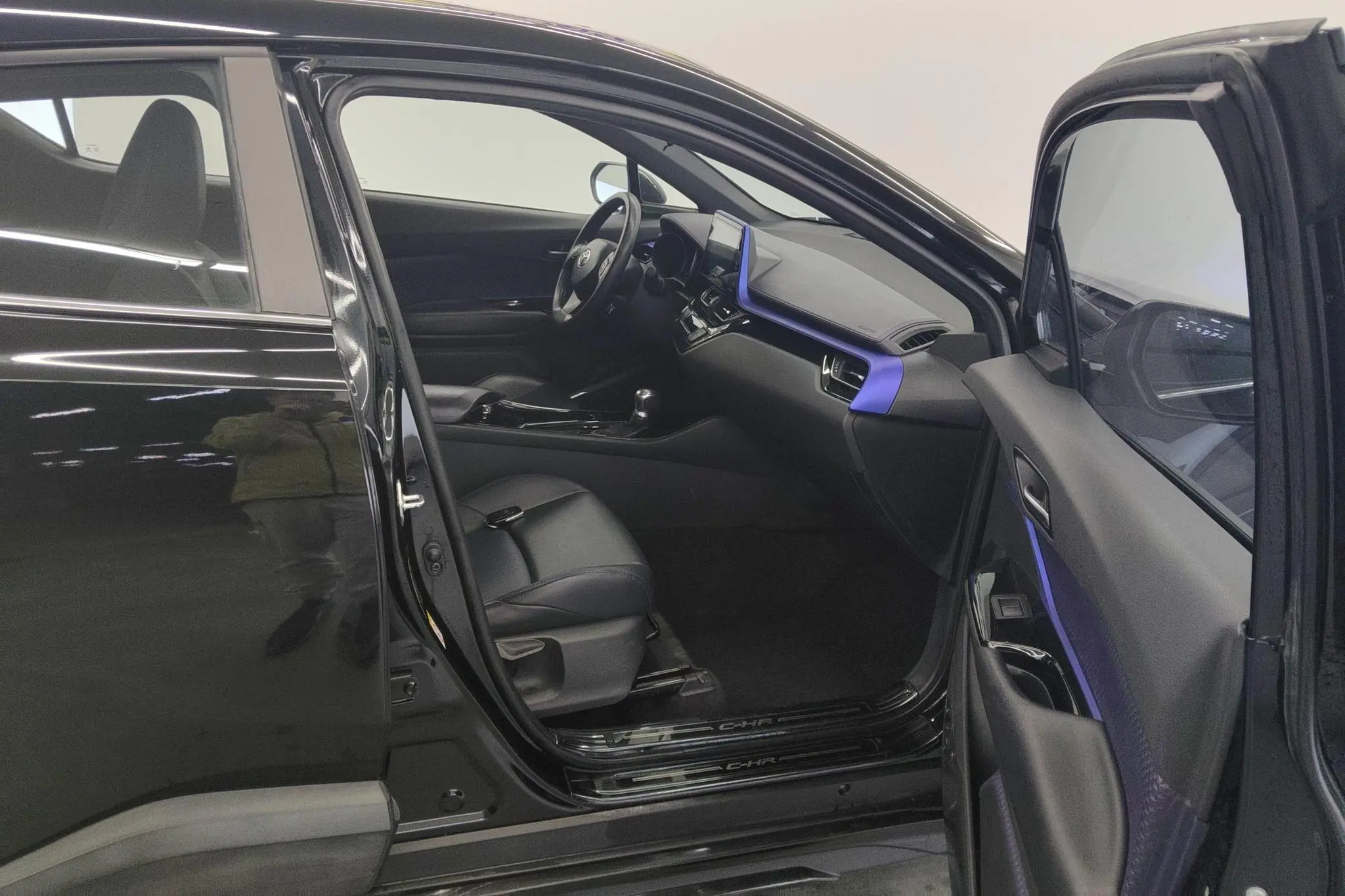 TOYOTA Toyota C-HR 2.0L Leading version