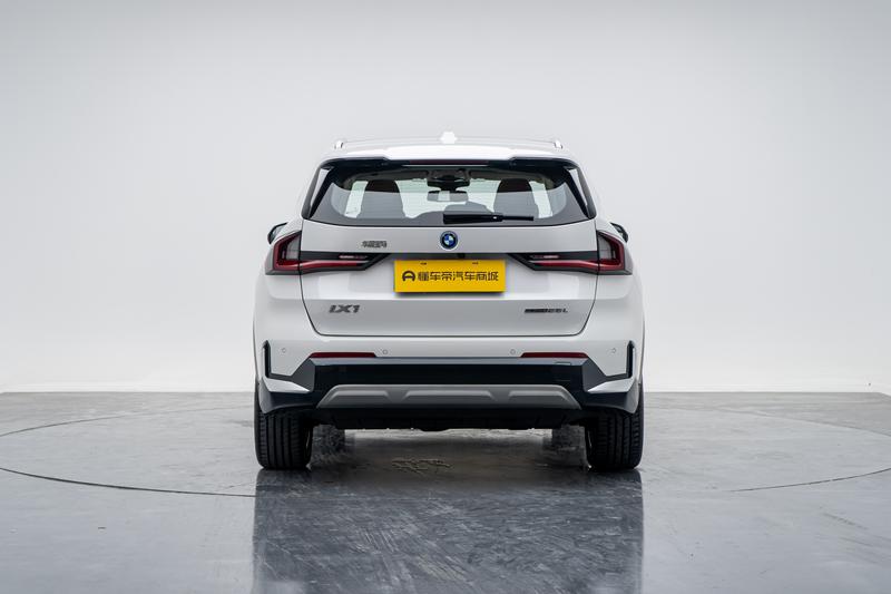BMW BMW iX1 2026