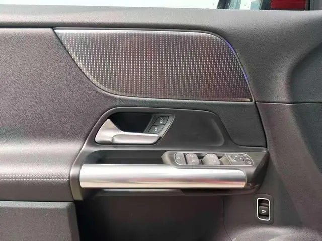 Mercedes-Benz Mercedes-Benz GLA GLA 200