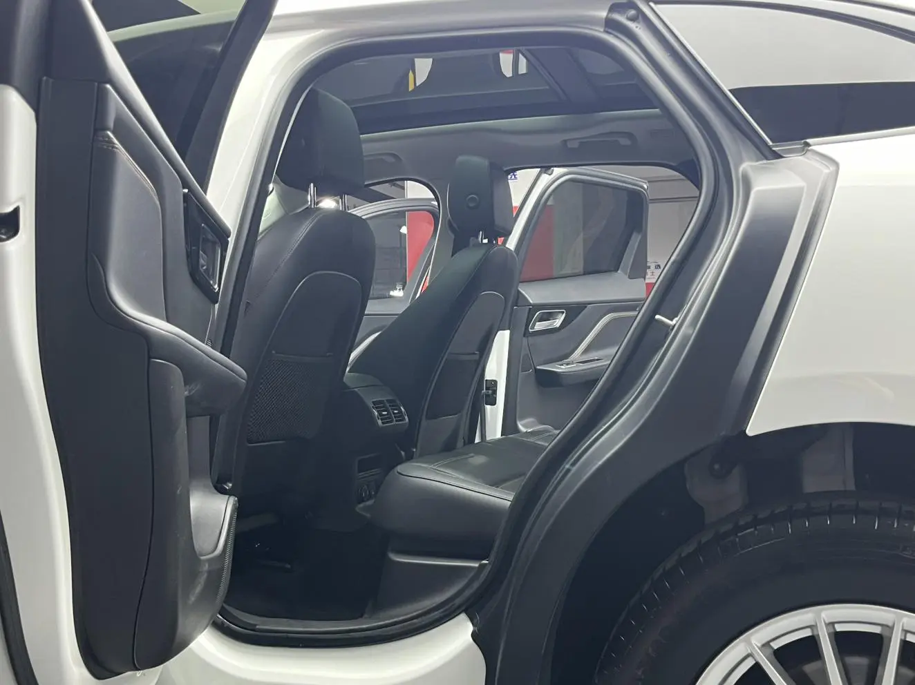 Jaguar Jaguar F-PACE 2.0T two-wheel drive Urban Exclusive Edition