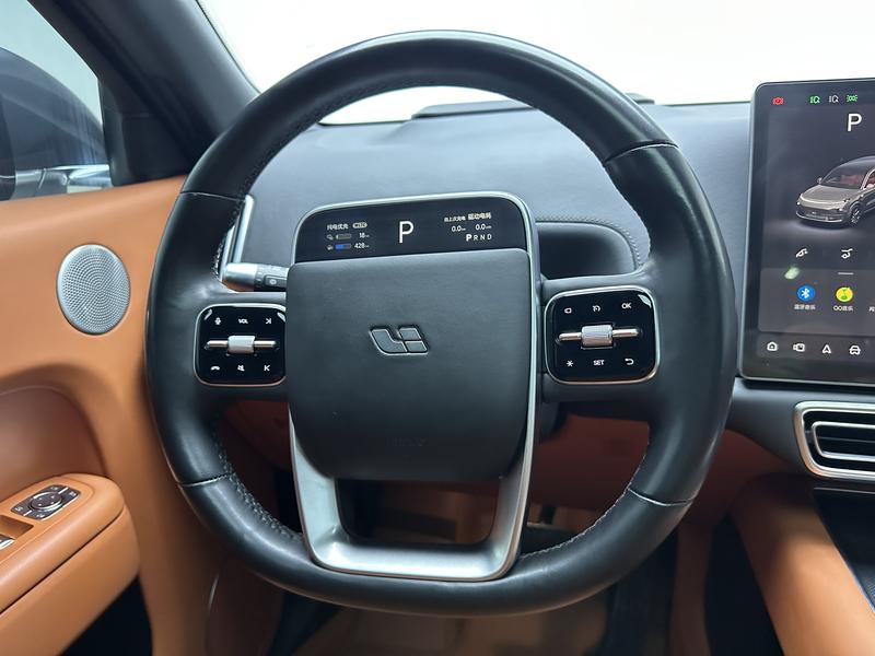 Li Auto Ideal L8 2023