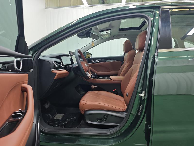 Geely Emgrand 2026