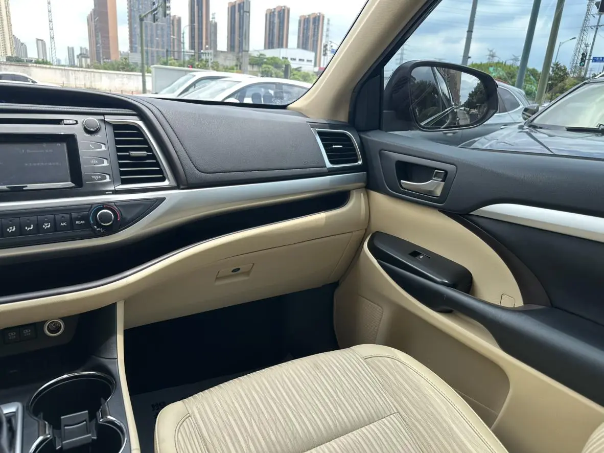 TOYOTA Highlander 2.0T two-wheel drive Elite Edition 5 seats