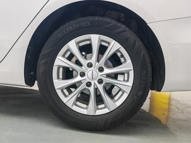 Roewe Roewe i5 2023