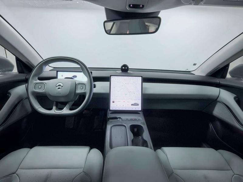 NIO NIO ET5 2024