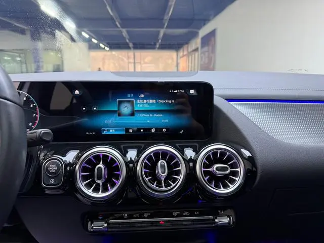 Mercedes-Benz Mercedes-Benz GLA GLA 200