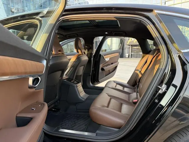 Volvo Volvo S90 PHEV T8 E-drive Hybrid Zhiyi Deluxe Edition