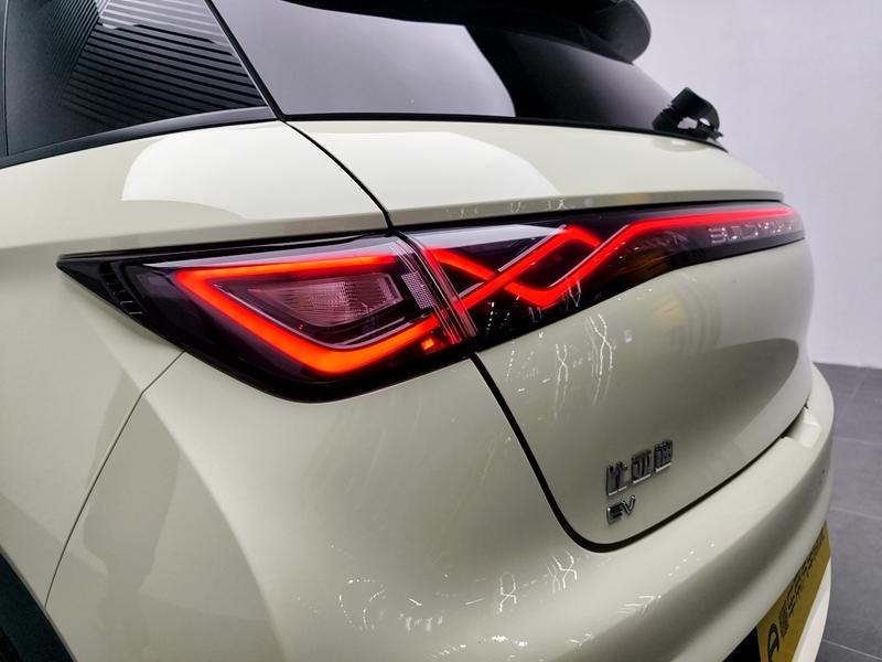 BYD dolphin 2025