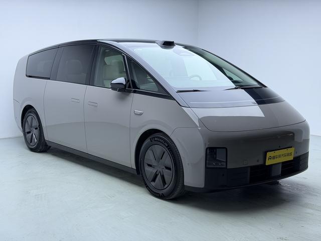 Li Auto Ideal MEGA 2025
