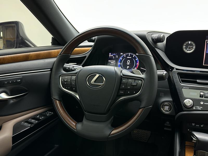 Lexus Lexus ES 2021