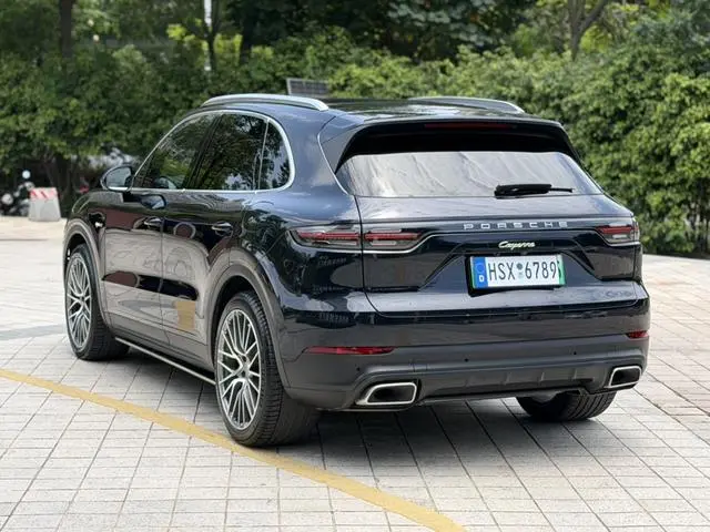 Porsche Cayenne E-Hybrid Cayenne E-Hybrid 2.0T Platinum Edition