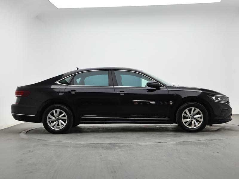 Volkswagen Passat 2025