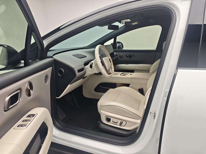 Li Auto Ideal i6 2025
