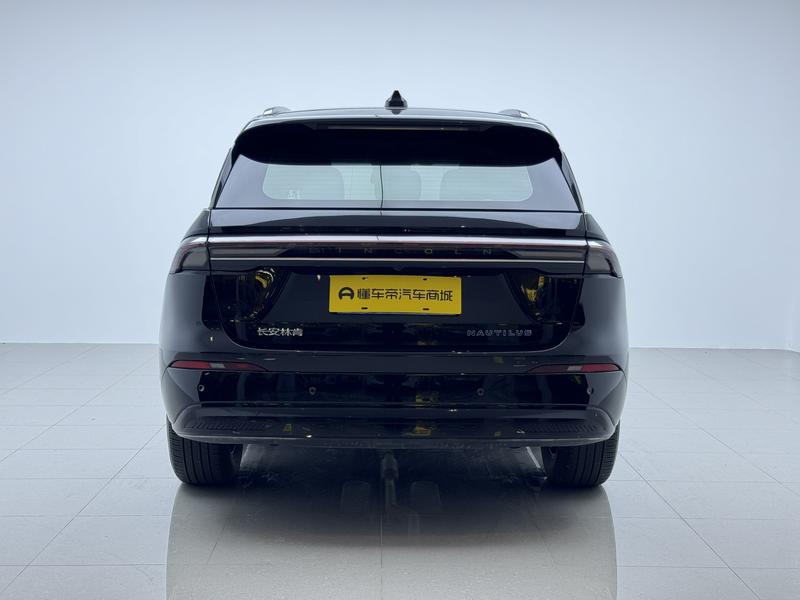 Lincoln Voyager 2023