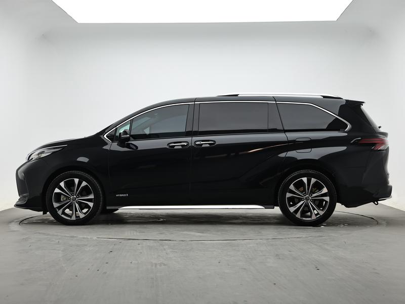 Toyota Gravia 2023