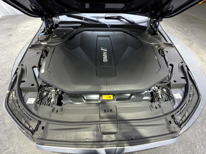 BMW BMW i5 2025