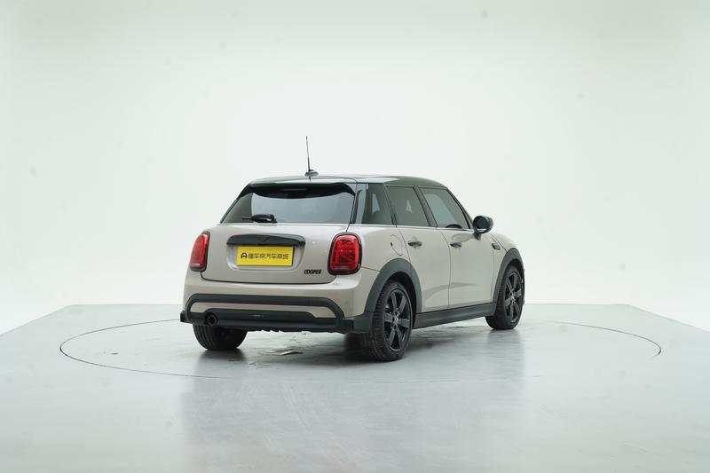 MINI MINI 2023