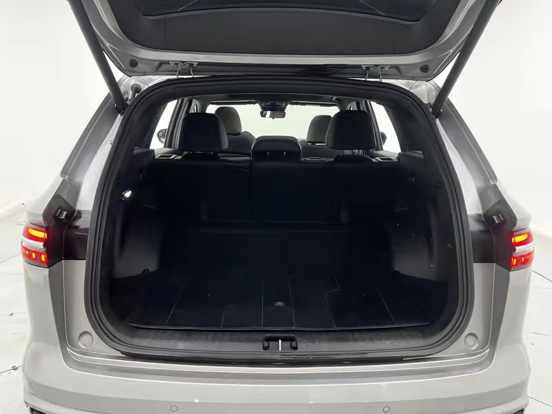 Geely Emgrand L 2024