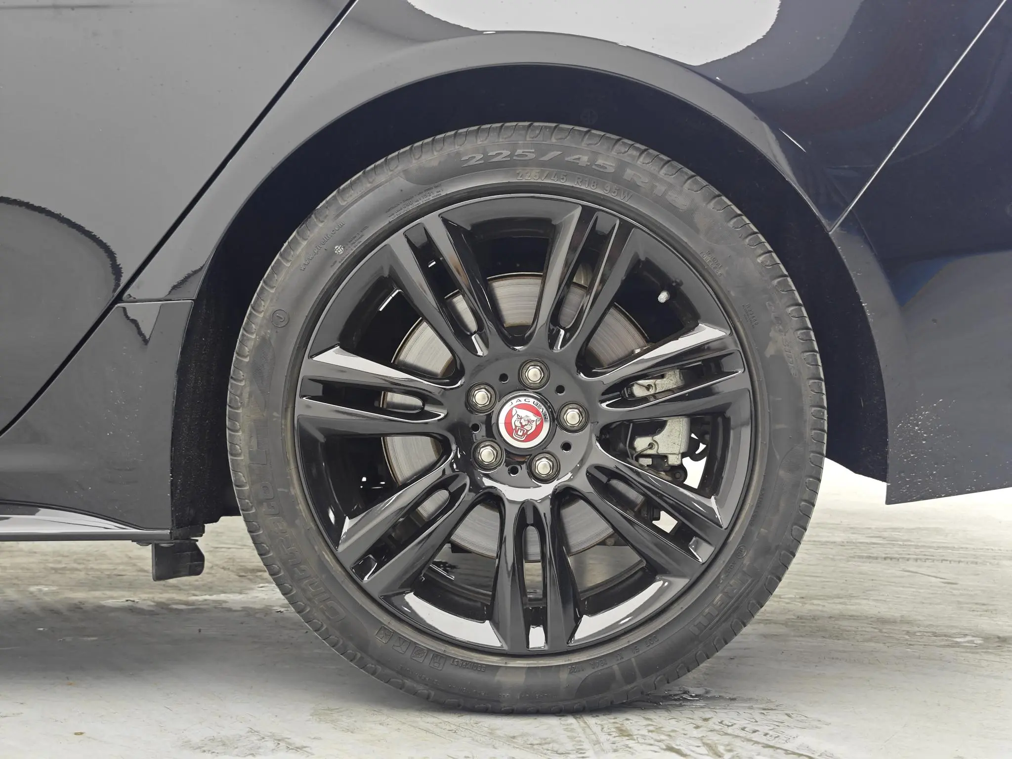 Jaguar Jaguar XEL 2.0T 250PS Yao Black Sports Edition