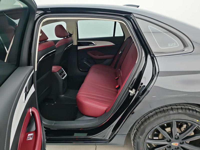 Hongqi Red Flag H5 2025