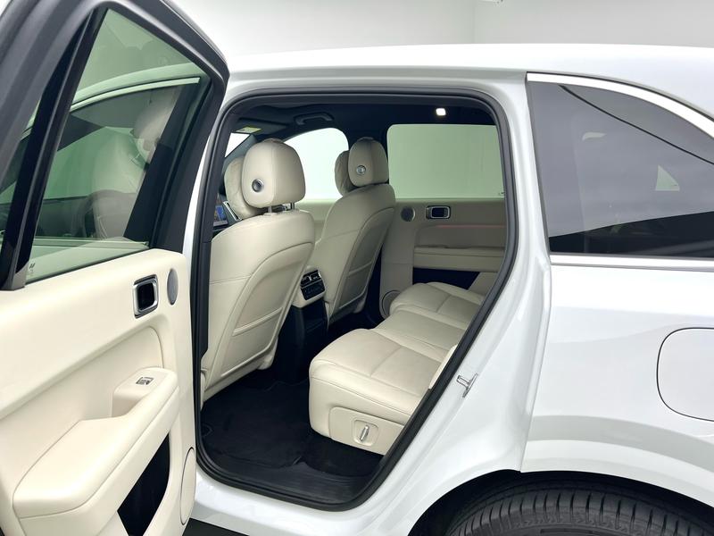 Li Auto Ideal L6 2025