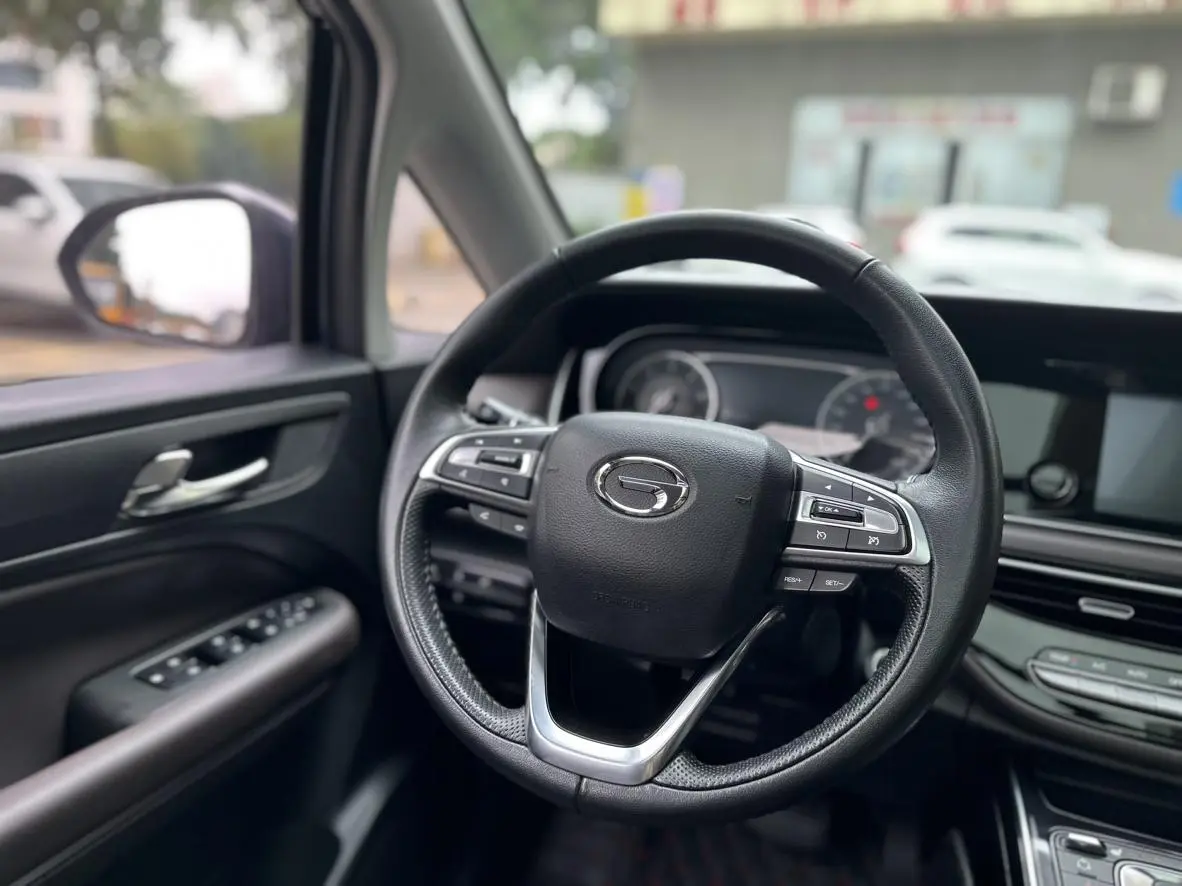 GAC Trumpchi M6 270T automatic Premium Edition 6-seater Country VI