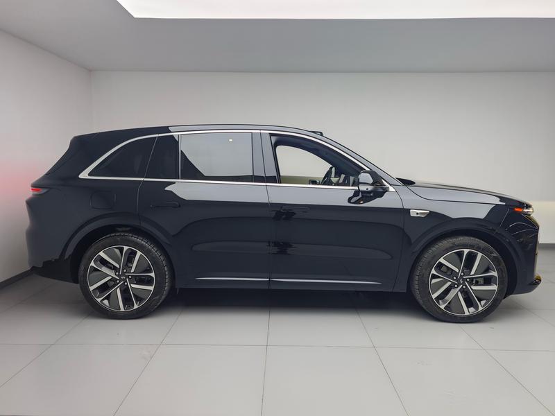 Li Auto Ideal L6 2024