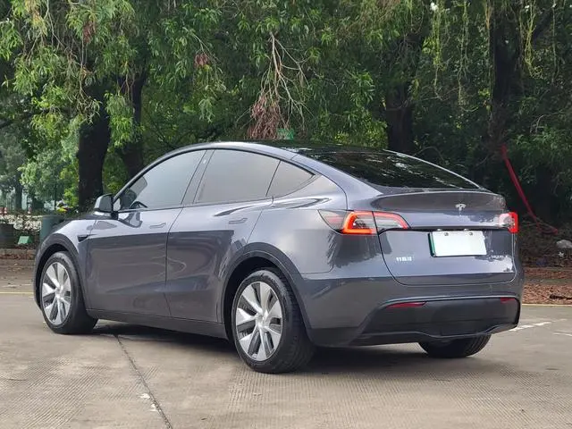 Tesla Model Y Standard battery life, rear-wheel drive version