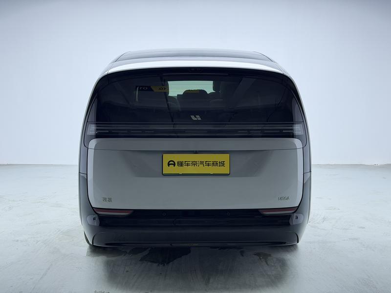 Li Auto Ideal MEGA 2024