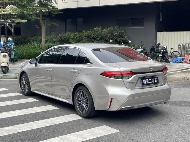 TOYOTA Ling Shang 2.0L Deluxe Edition