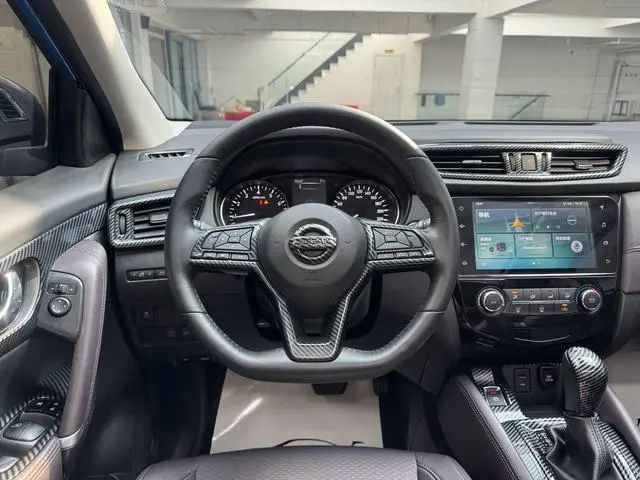 Nissan Qashqai 2.0L CVT Deluxe Edition