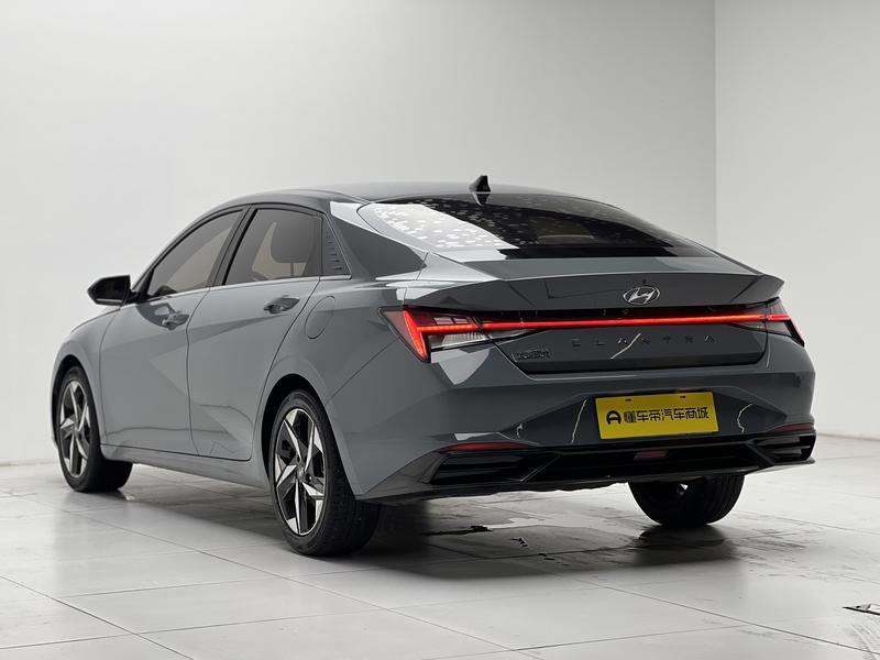 Hyundai Elantra 2022